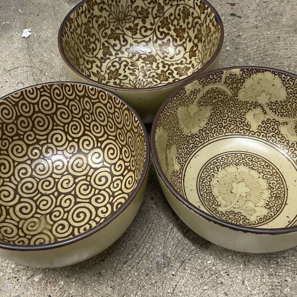 Set of 3 Japanese Bowls - Picture 4 of 6